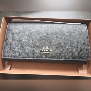 Timeless Coach Pebbled Leather black foldover clutch